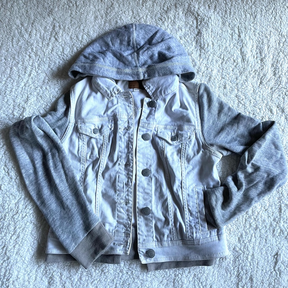 Brand: American Eagle  Size: Small